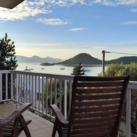 Andrea Tatil Evi Blace